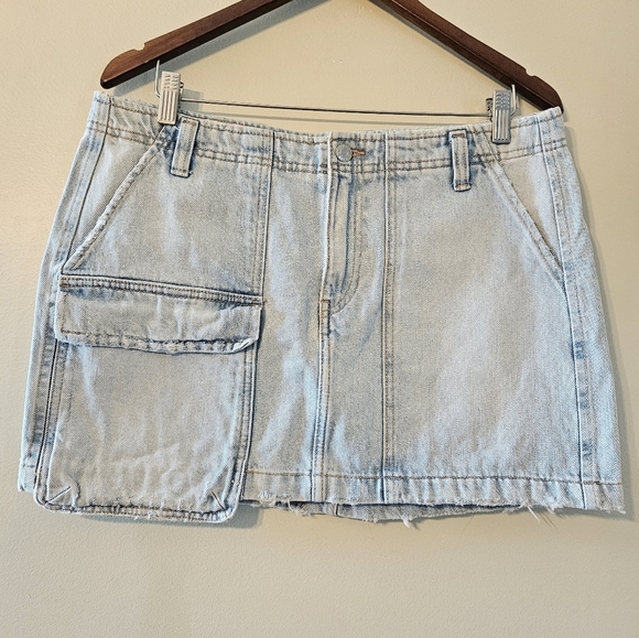 Zara Light Wash Denim Cargo Mini Casual Boho Pockets Skirt Size Large. - Picture 6 of 14
